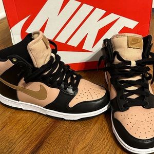 WOMENS NIKE DUNK HIGH BLACK FLAXX SIZE 8